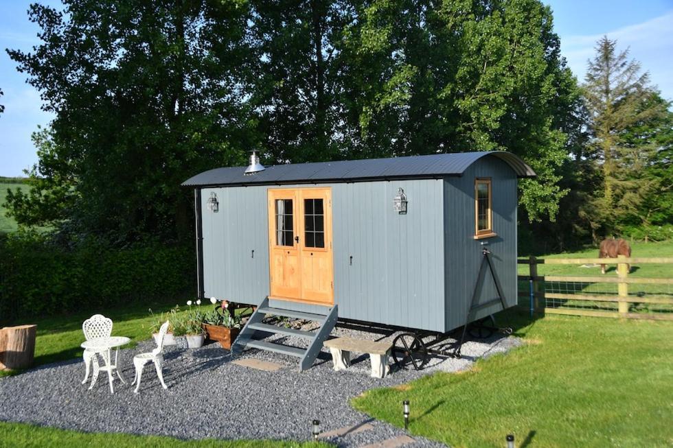 The Shepherds Hut Carmarthen Dış mekan fotoğraf