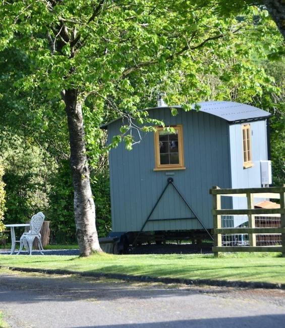 The Shepherds Hut Carmarthen Dış mekan fotoğraf